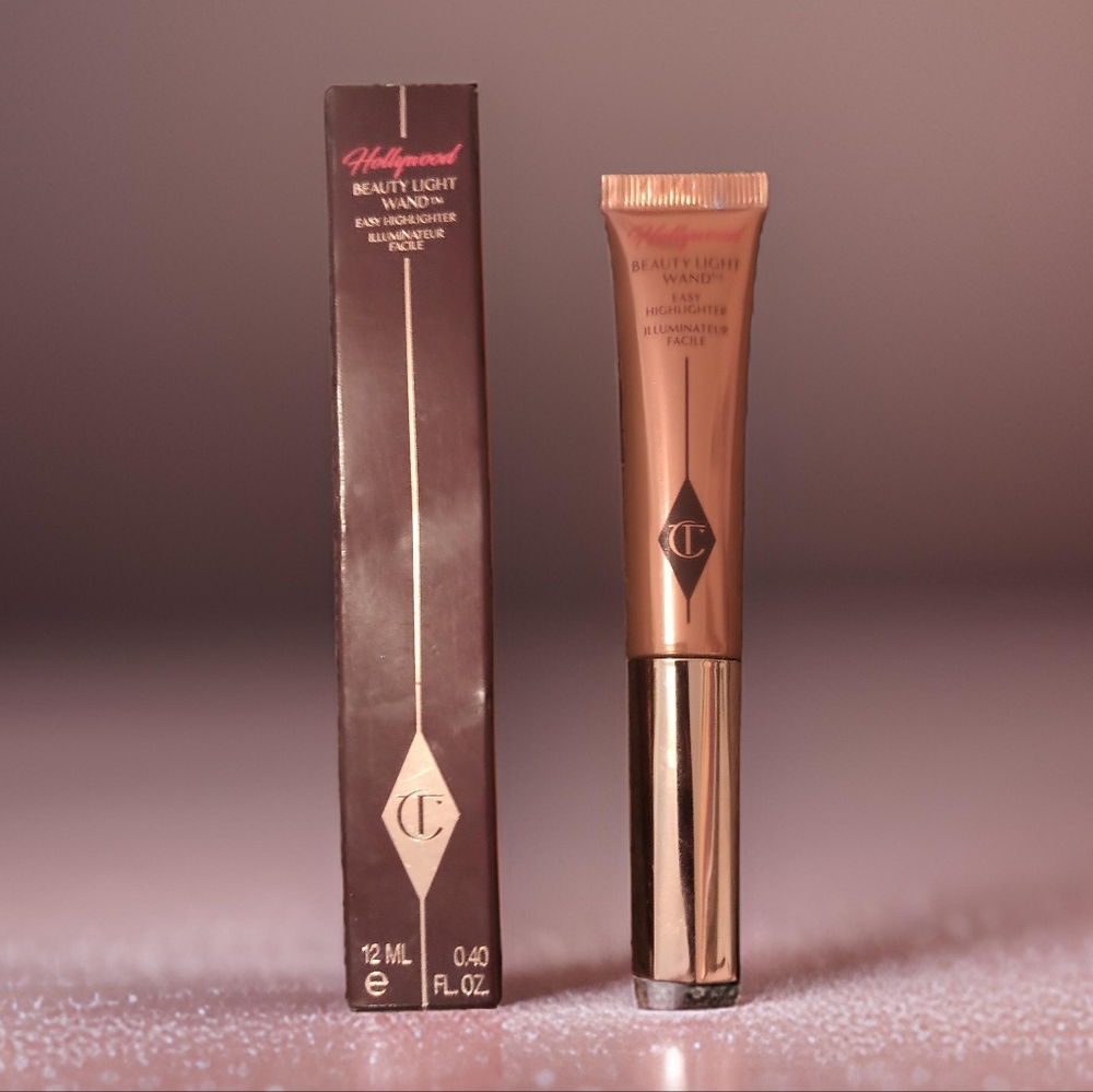 NEW Charlotte Tilbury Beauty Highlighter Wand - Spotlight (swatched)